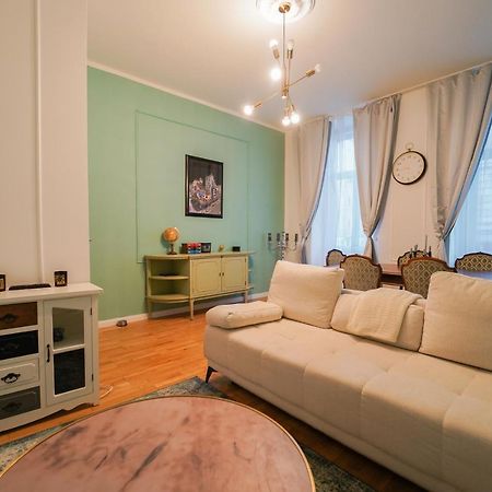 Mint 13 @ Mariahilf Apartment Wina Bagian luar foto