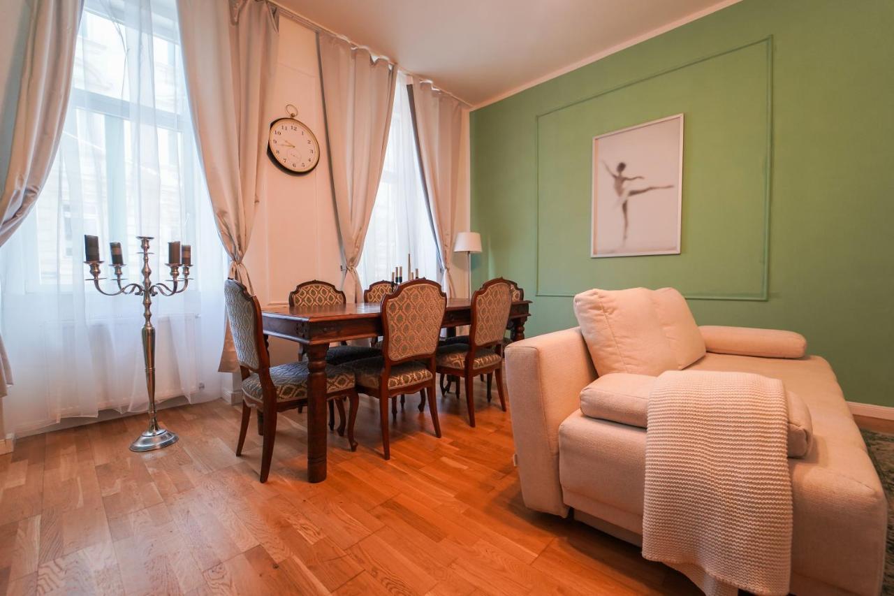 Mint 13 @ Mariahilf Apartment Wina Bagian luar foto