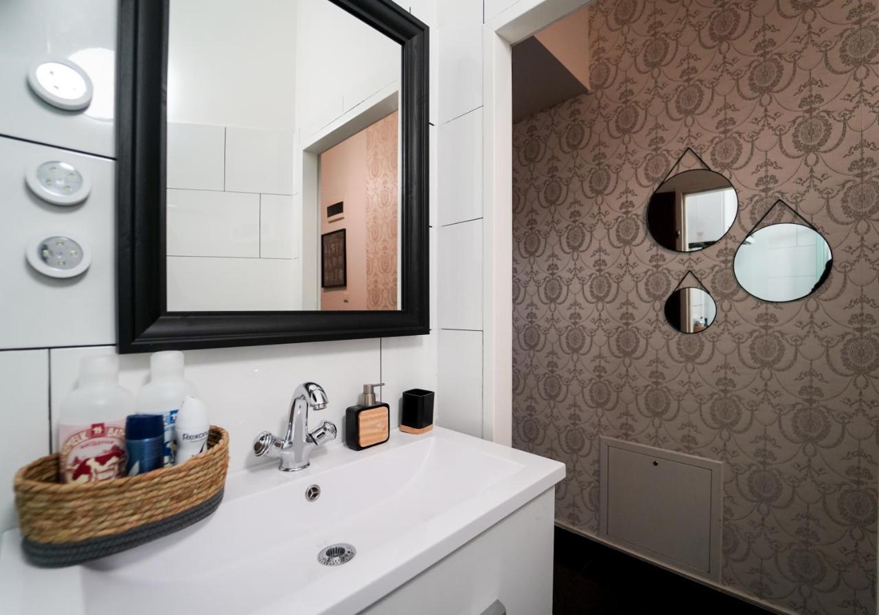 Mint 13 @ Mariahilf Apartment Wina Bagian luar foto